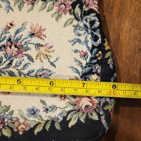 Vintage West Germany Embroidered Floral Purse With Gold Tone Chain Strap - Picture 7 of 9